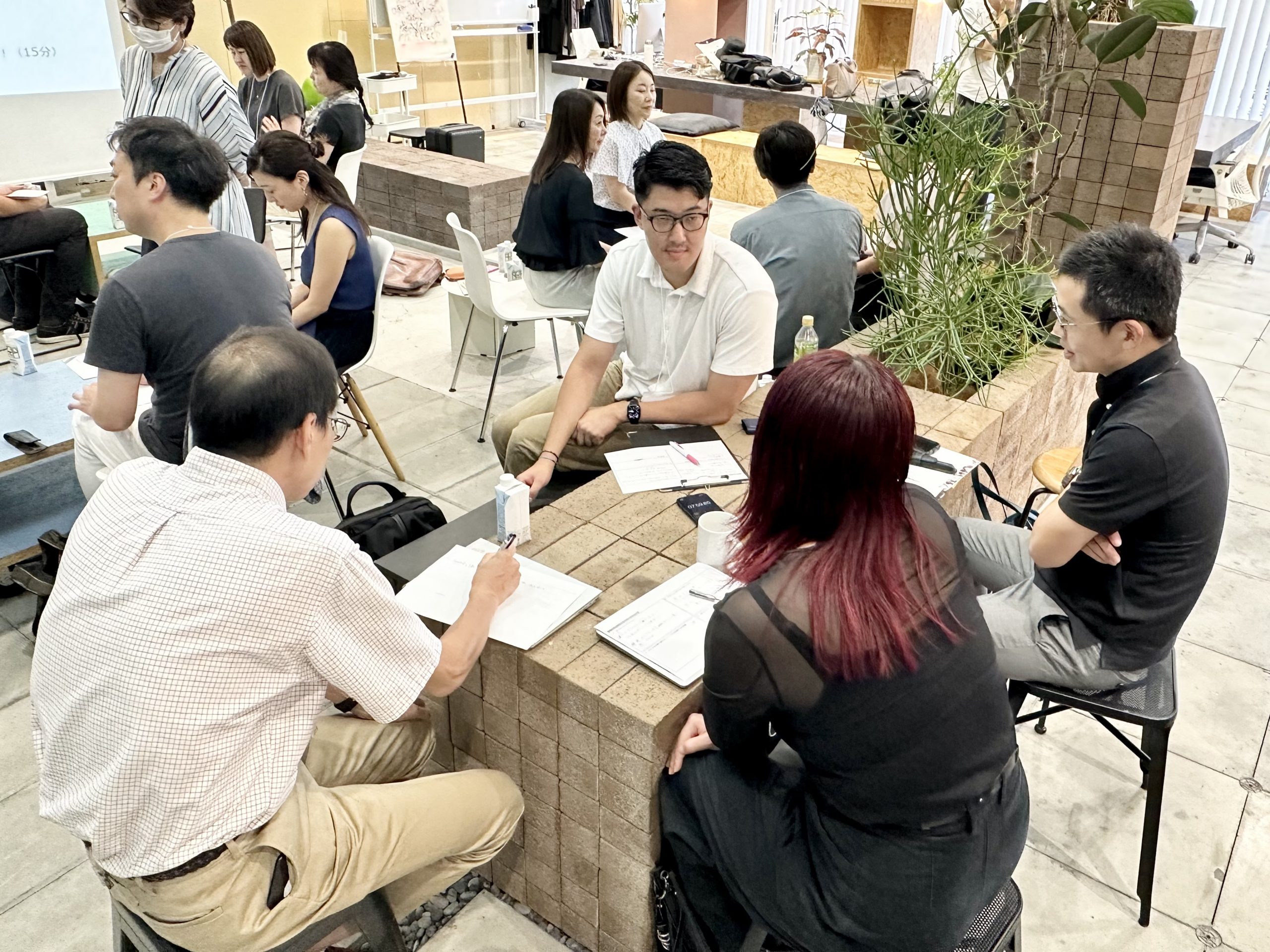 Business For Marriage Equality（BME・通称ビジマリ）2023年夏の賛同企業交流会でワークショップに臨む賛同企業の担当者たち