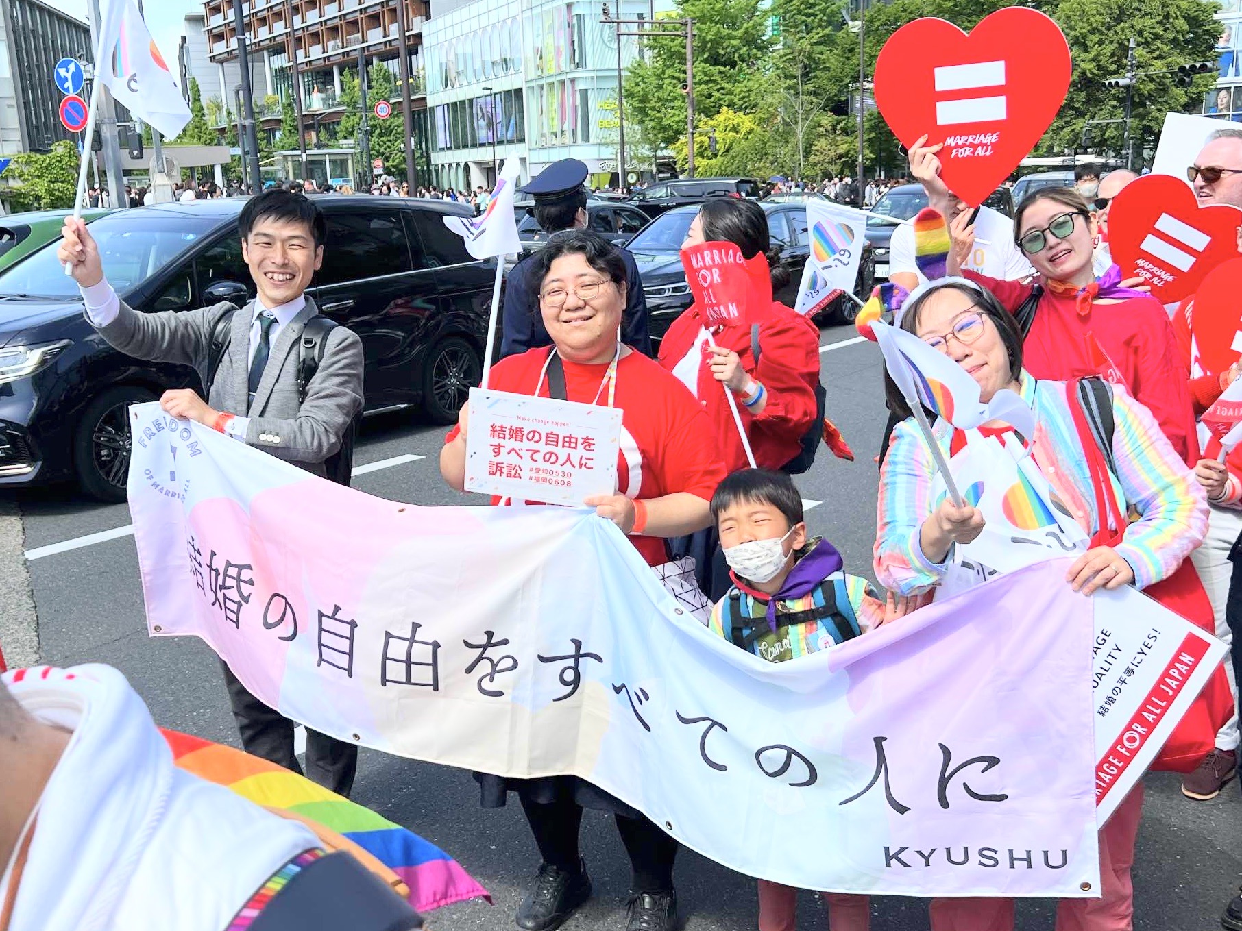 東京レインボープライド2023パレードにて、マリフォーチームに参加してくださった、共産党の山添拓参議院議員