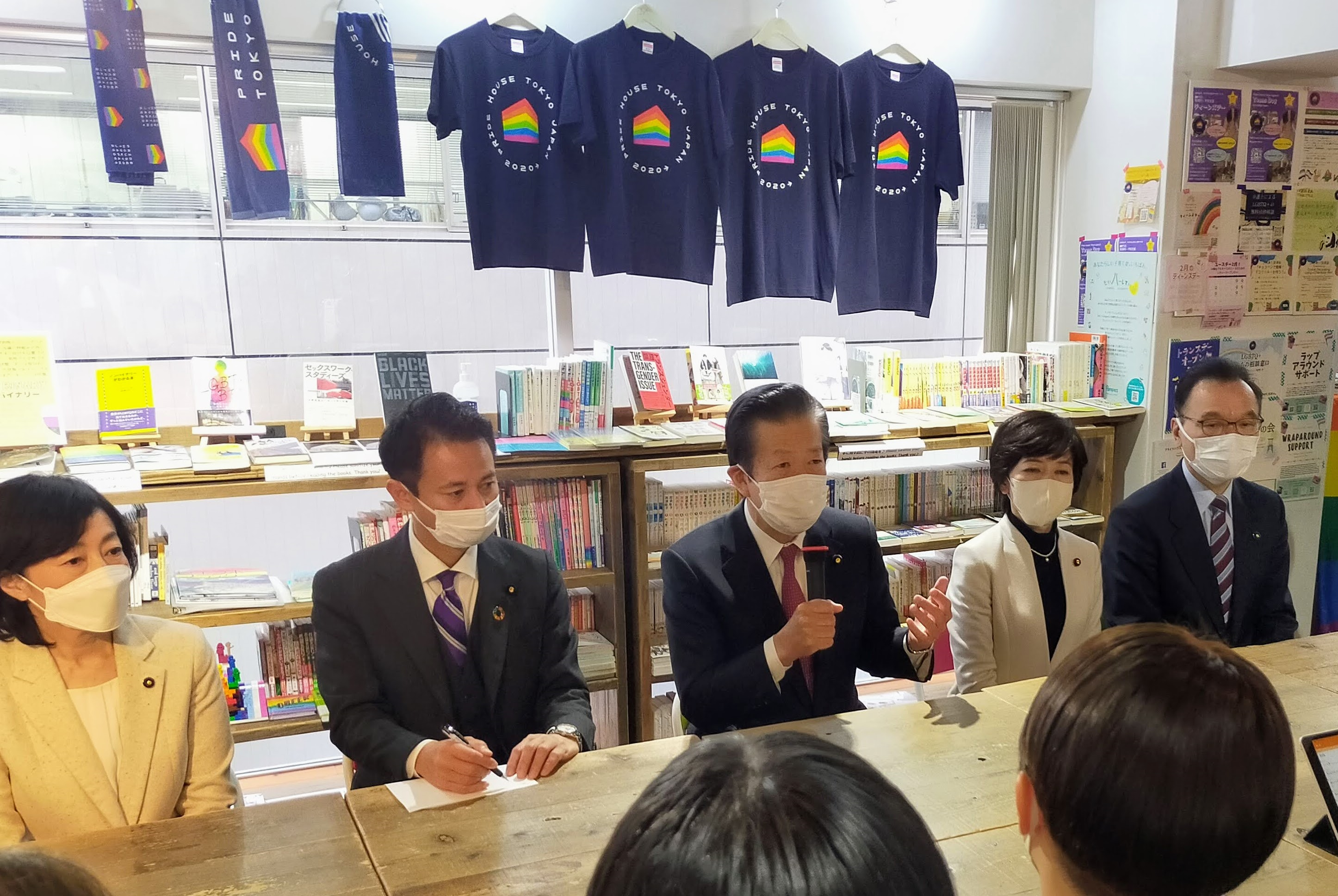 当事者の声をきく公明党議員の皆さま 左から、 松葉議員、谷合議員、山口代表、鰐淵議員、高倉議員